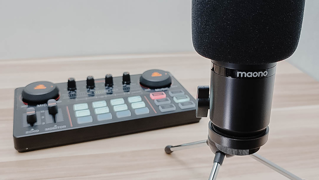 Maonocaster Lite AU-AM200-S1: Intuitive and portable podcasting rig