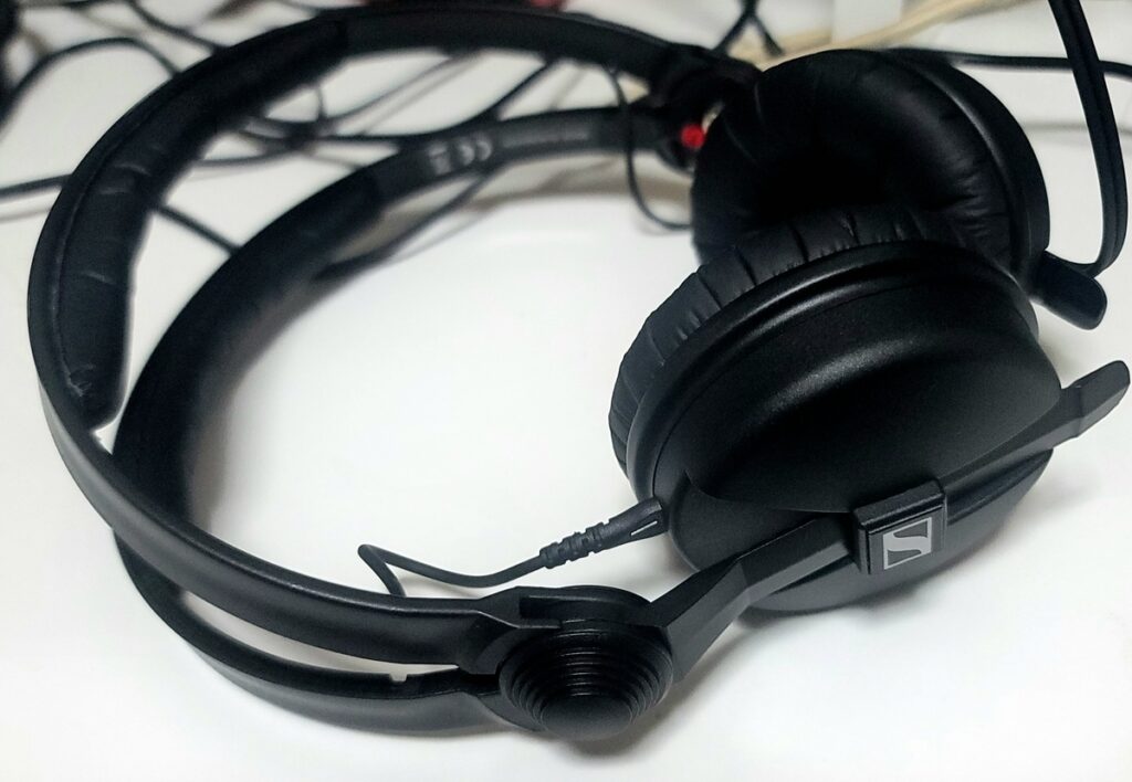 ガジェット】宅録りと動画編集のモニターヘッドホン ～ ゼンハイザー