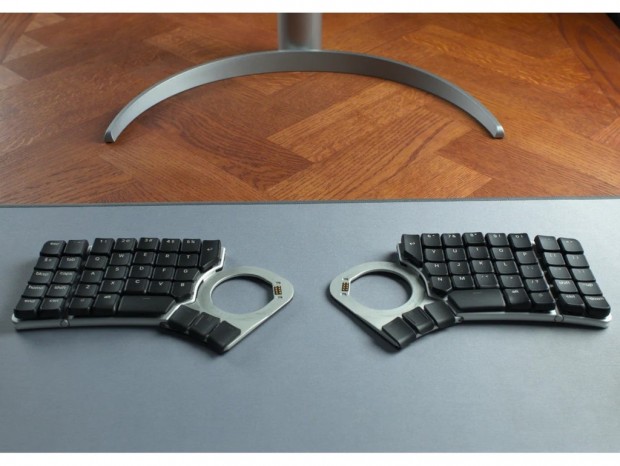 トラックボールやダイヤルを搭載可能な分割キーボード「Naya Create