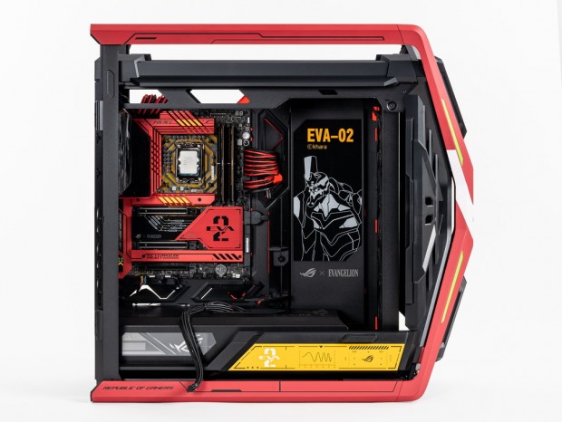 世紀のコラボ”となった「ROG×エヴァンゲリオン第2弾」モデルが集結