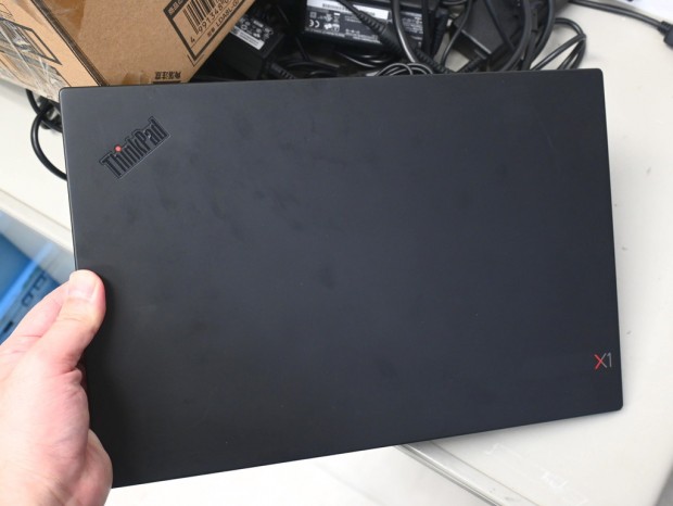 お買い得中古品情報) レノボ「ThinkPad X1 Carbon 6th Gen」(ジャンク