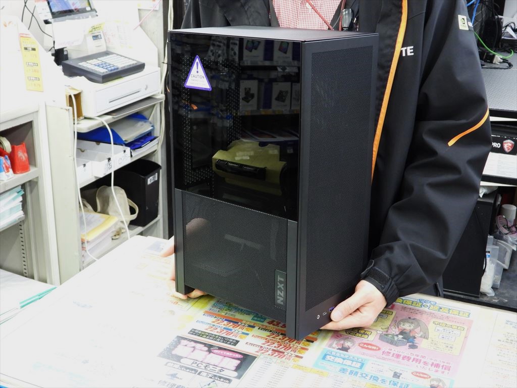 アキバ取材班) 縦長デザインのMini-ITX対応PCケース「H2 Flow」がNZXT