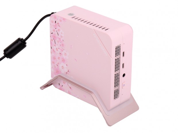 ゲームも快適な“桜デザイン”の超小型PC、MINISFORUM「UM773 SE」検証