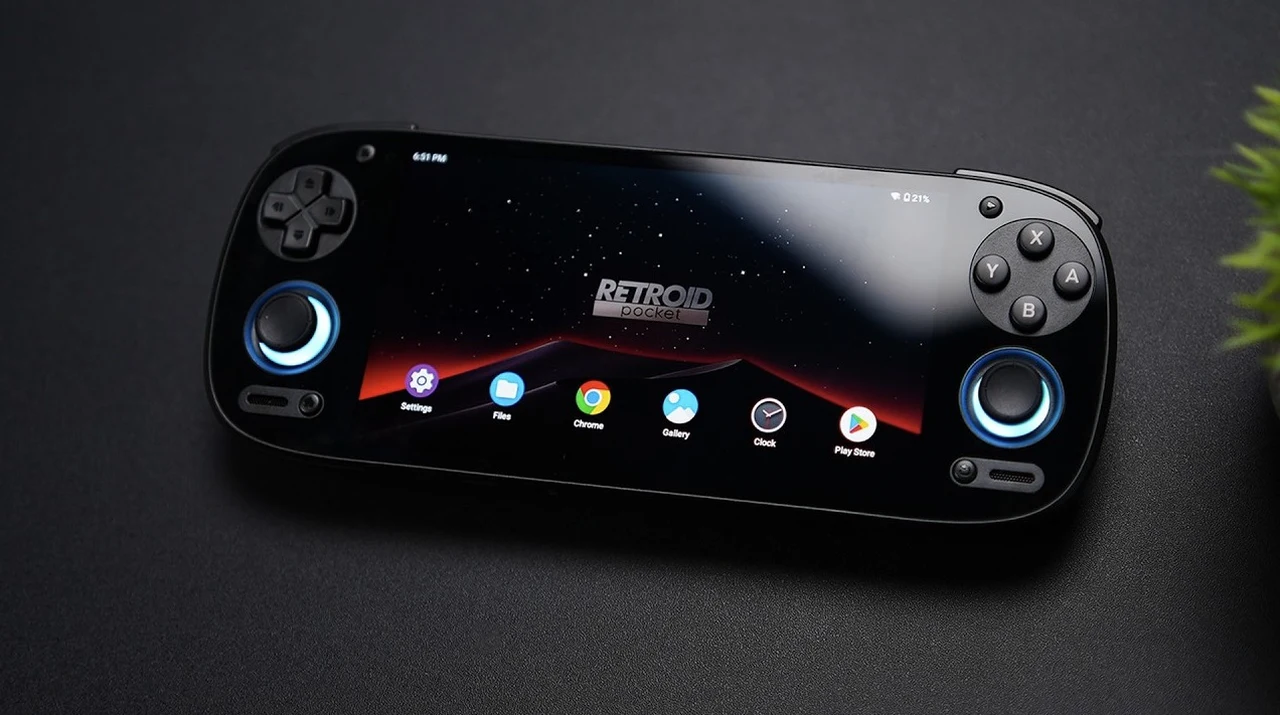 Retroid Pocket 5 Review: Features, Specs, and Performance - Geeky