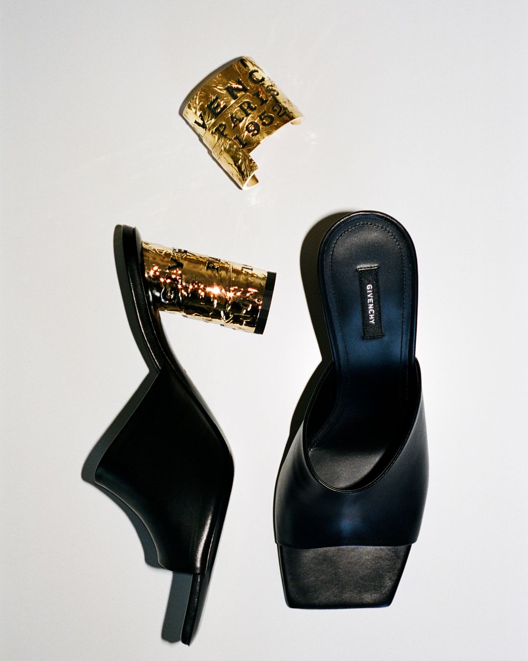 ウィメンズ・ハイブランド サンダル＆ミュール | GIVENCHY JP