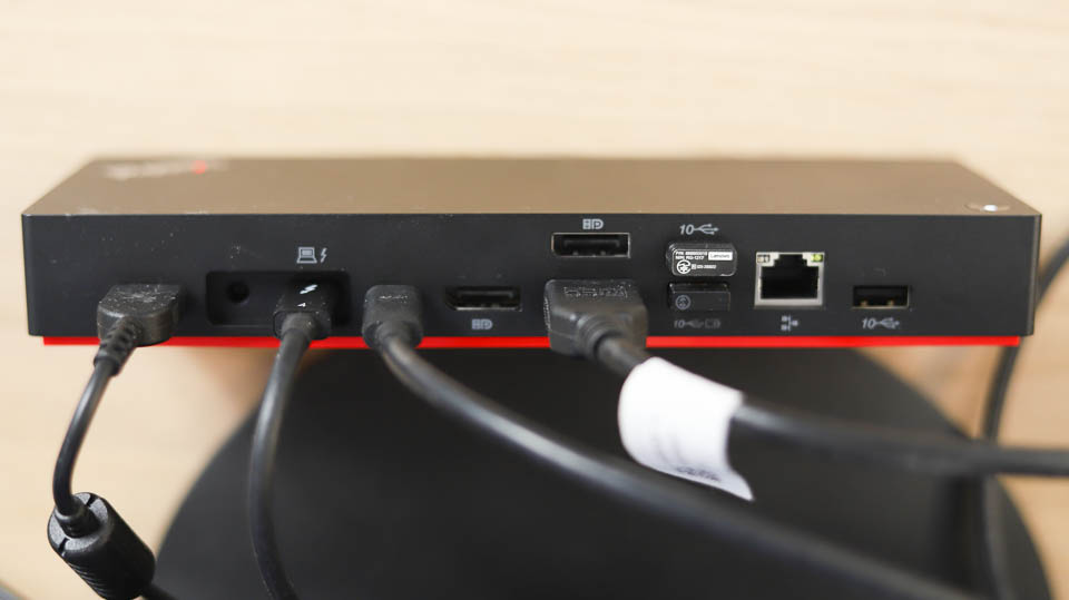 ThinkPad ユニバーサル Thunderbolt 4 ドックのレビュー - パソコンガイド