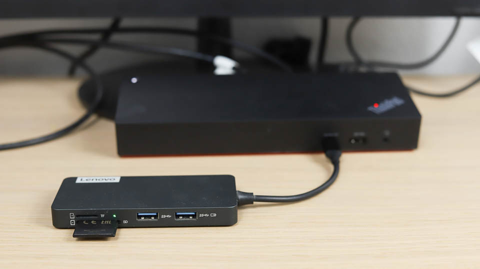 ThinkPad ユニバーサル Thunderbolt 4 ドックのレビュー - パソコンガイド