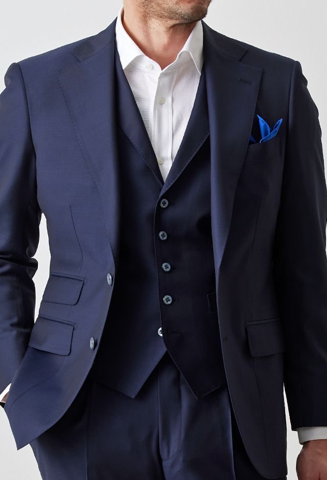 ネイビースーツ・無地のコーディネート（Cloth Ermenegildo Zegna