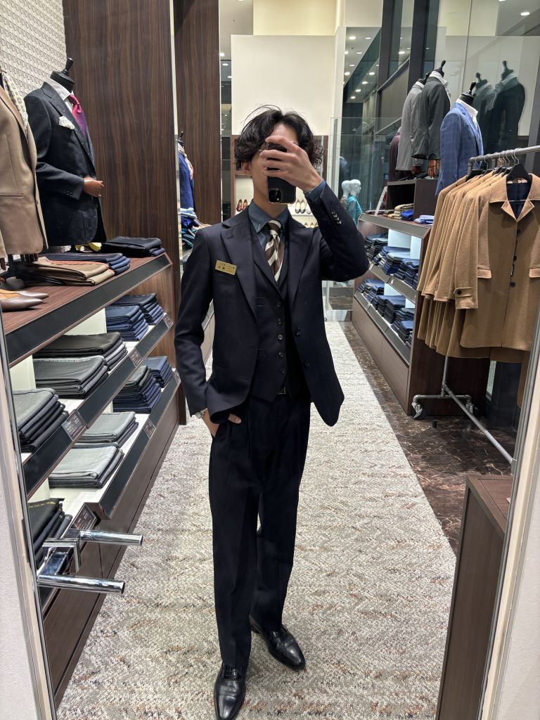王道ネイビースーツ カノニコ！ 【大阪・梅田 グランフロント大阪店