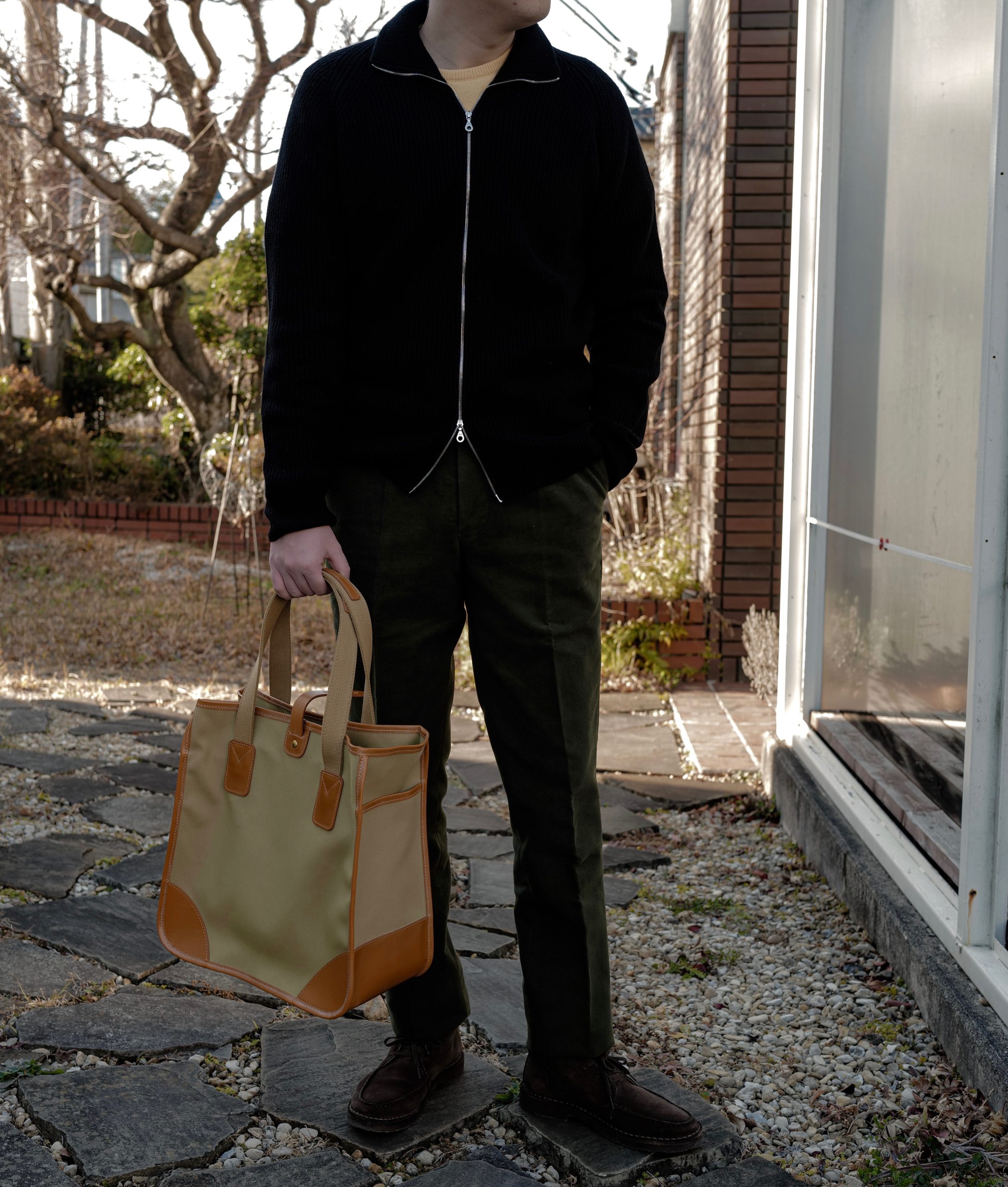 これが本当の隠れた銘品！？【WHITEHOUSE COX】から「立つトートバック