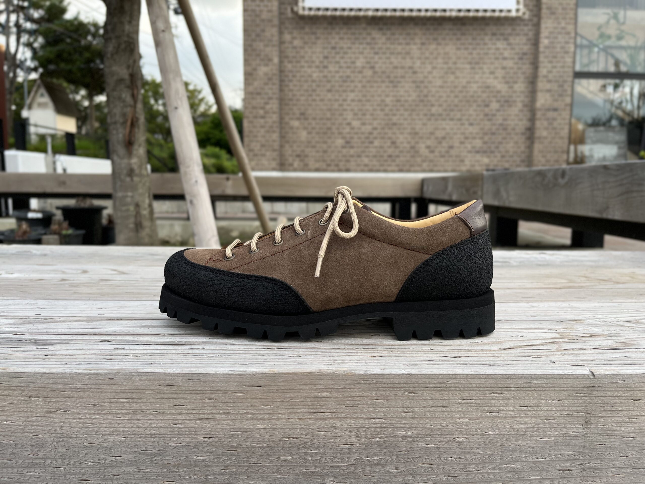 秋の足元を支えるのは、ブーツとスニーカーの長所を掛け合わせた