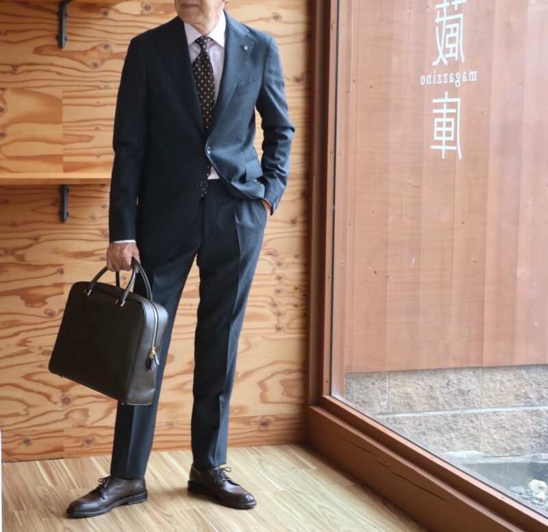 TAGLIATORE/タリアトーレからスリーシーズン用スーツのご案内です