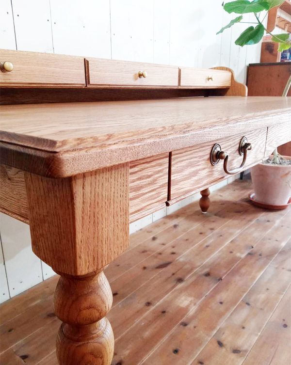 オーク無垢材を使う高級書斎机、オーダーメイドろくろ脚デスク@大阪東京