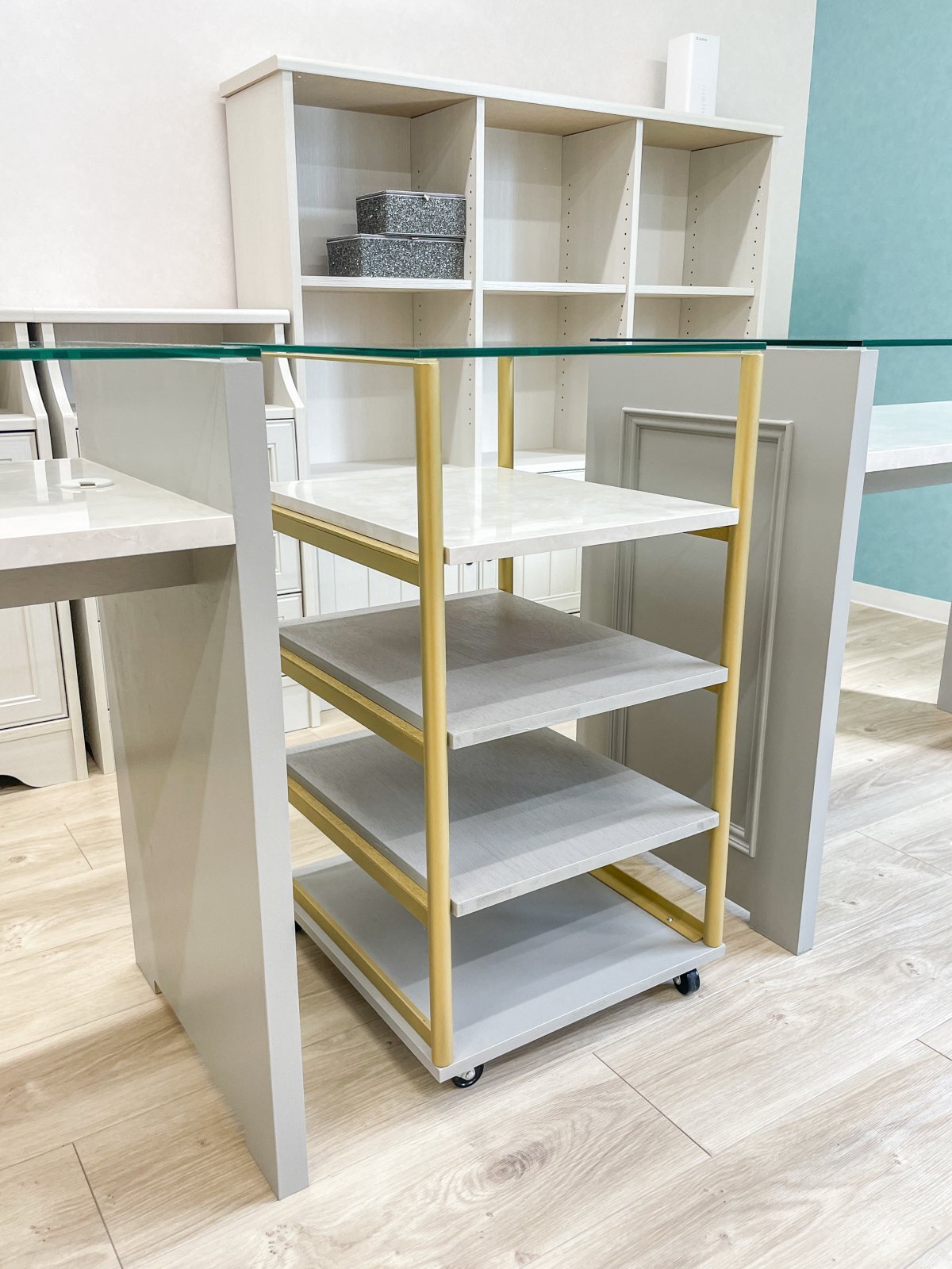 ネイルサロン向けキャスター付き収納棚ガラストップ収納ワゴン@大阪