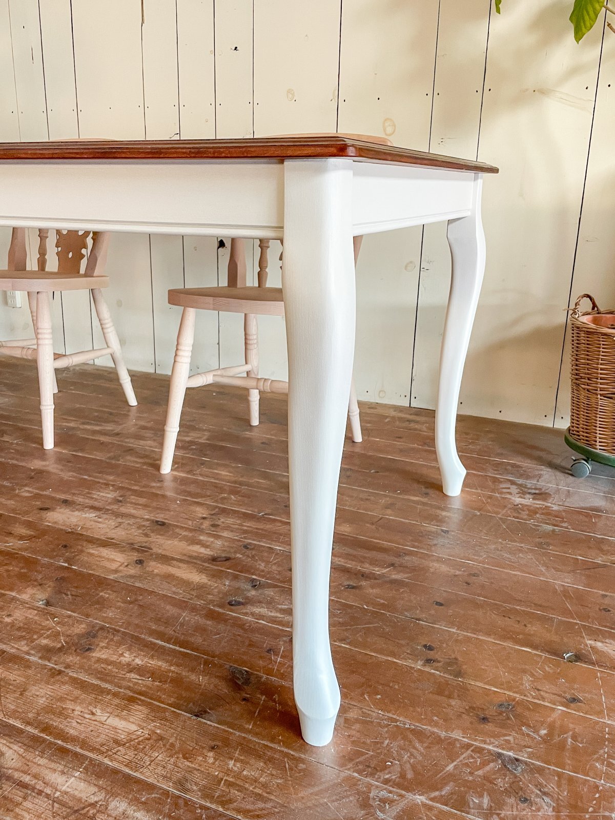 猫足テーブルネコ脚ダイニングテーブルのオーダーメイド専門@大阪東京