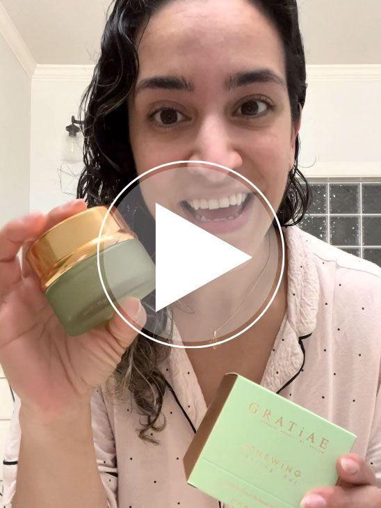 Renewing Facial Peeling Gel Skincare with Organic Extracts by