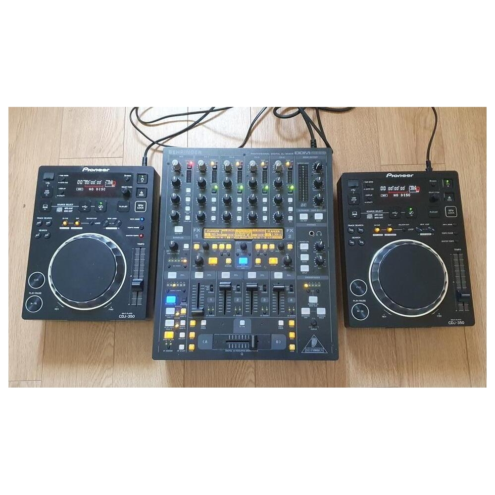 Two Pioneer Dj CDJ-350 + Behringer DJX-750