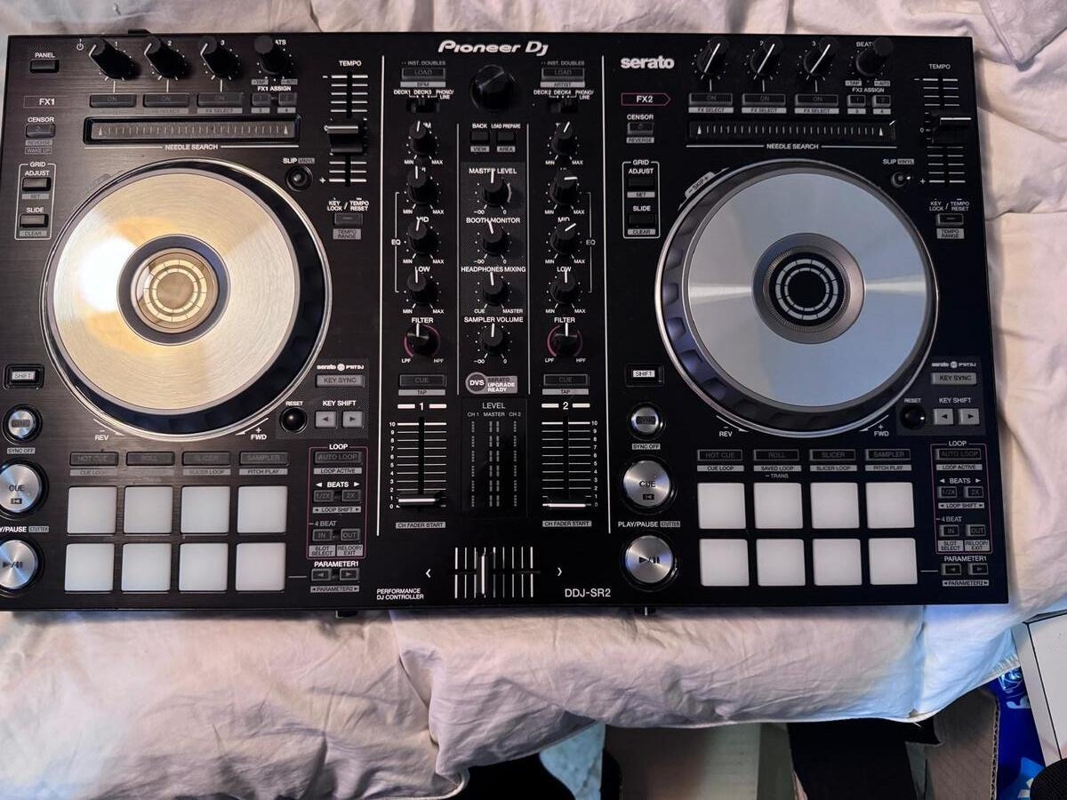 Pioneer DDJ-SR2