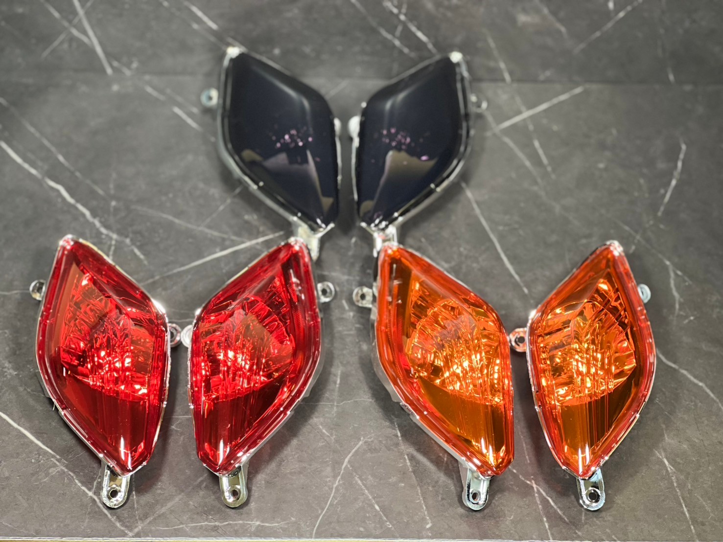 シグナスX 3型専用ウインカーレンズ｜選べる3色でスタイリッシュにカスタム