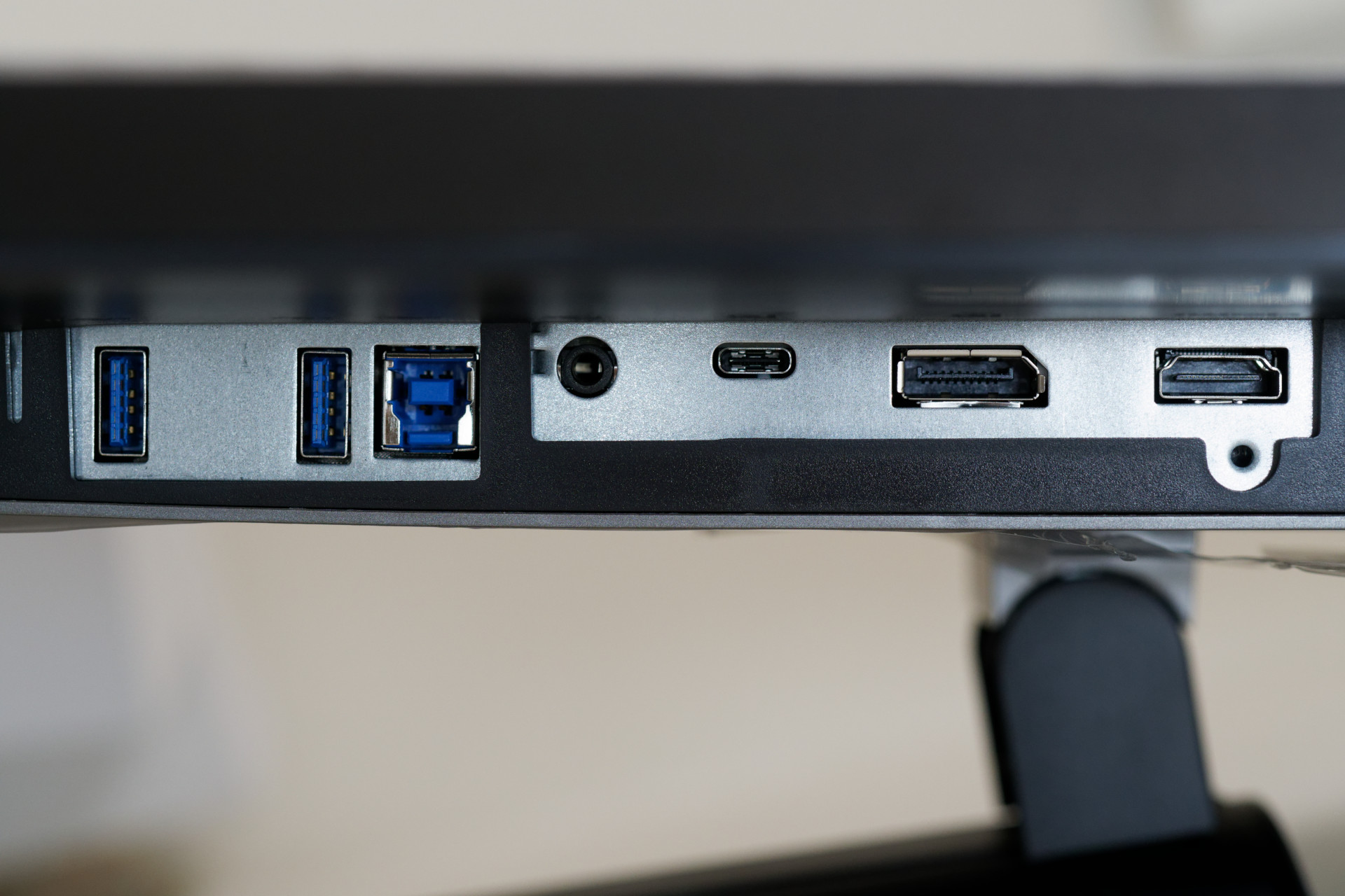 Dellの31.5インチ4K HDR USB-CモニターU3219Q購入｜ぐふとく！