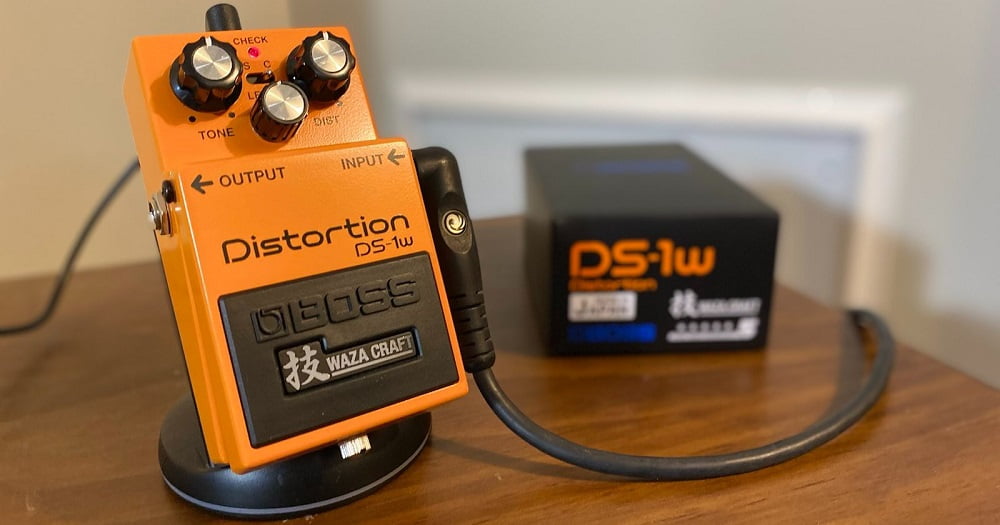 Boss DS-1w Waza Craft Review (pedal in hand) - Guitar Chalk