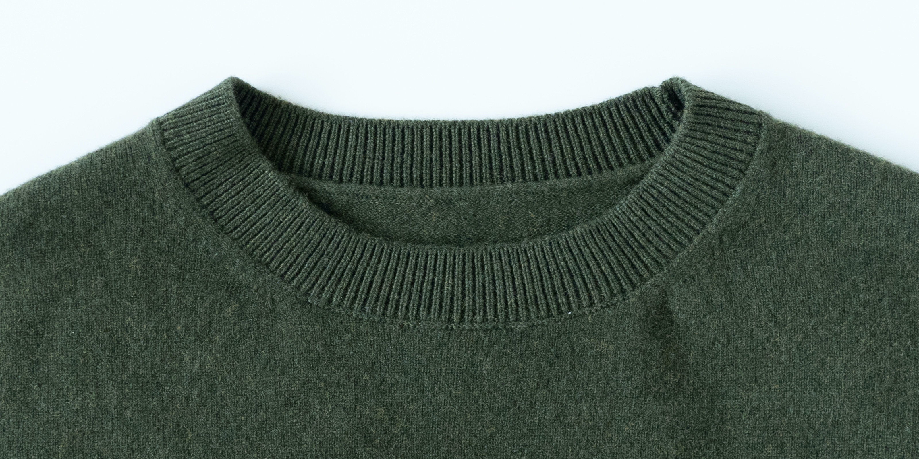 d WEAR クルーネック ウールセーター・ ダークグリーン・M | D&DEPARTMENT