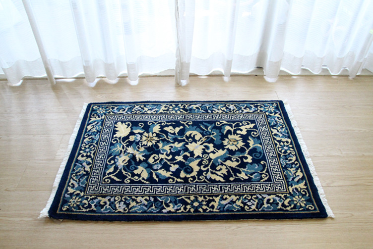 Y1128-2 幻の古緞通 赤穂緞通 卍格子文段通 絨毯 189×91㎝ Y1128-2 幻