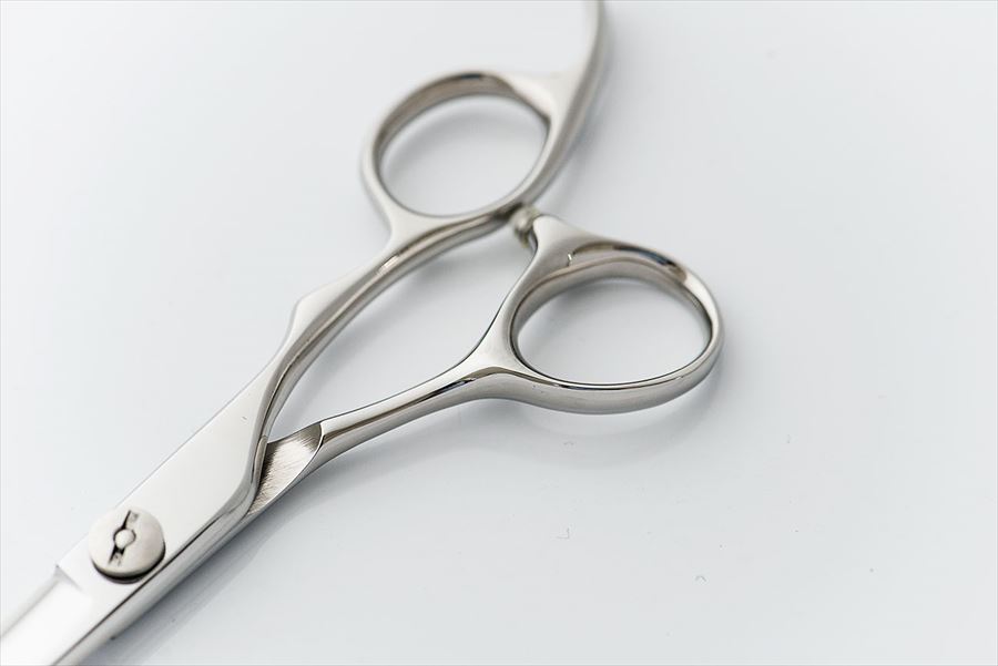 美容ハサミのメーカー DOWA INTERNATIONAL 飛燕シザー 日本のシザー