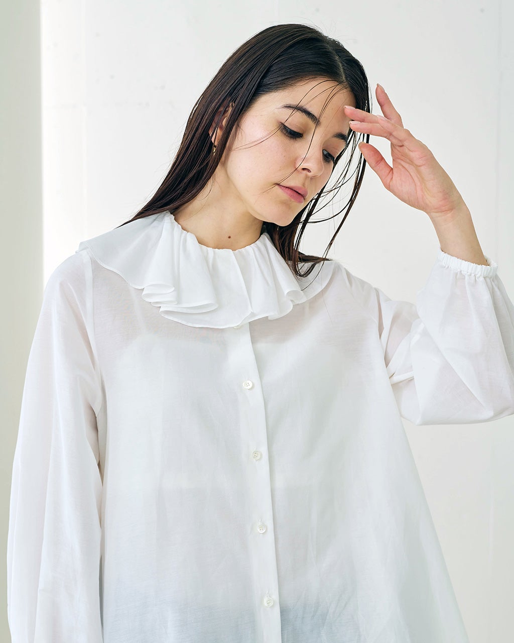 コットンシルクボイル・フリル衿ブラウス/DoCLASSE