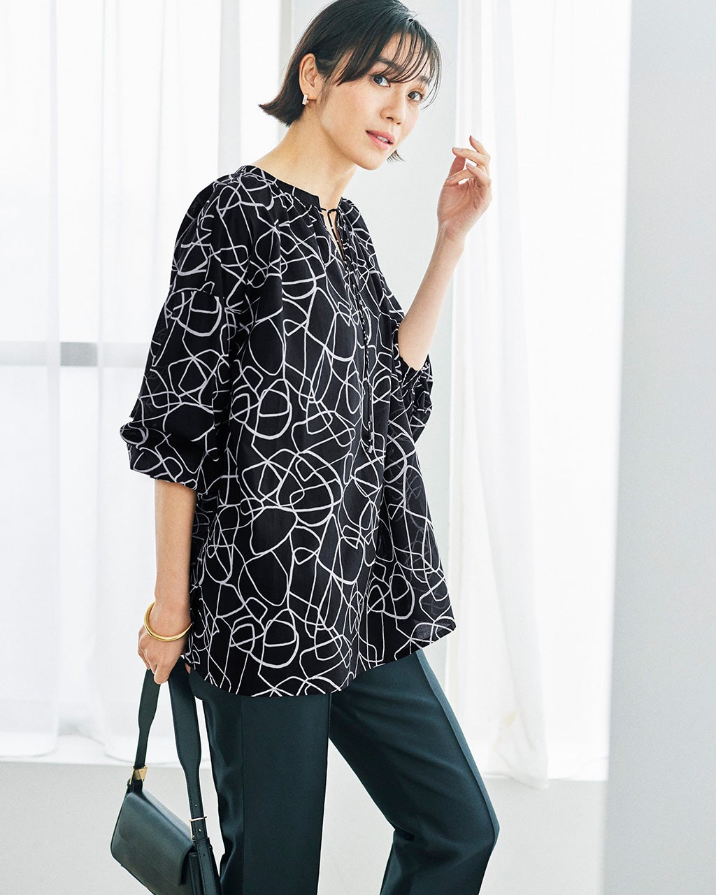 コットンローン・キーネックブラウス/DoCLASSE