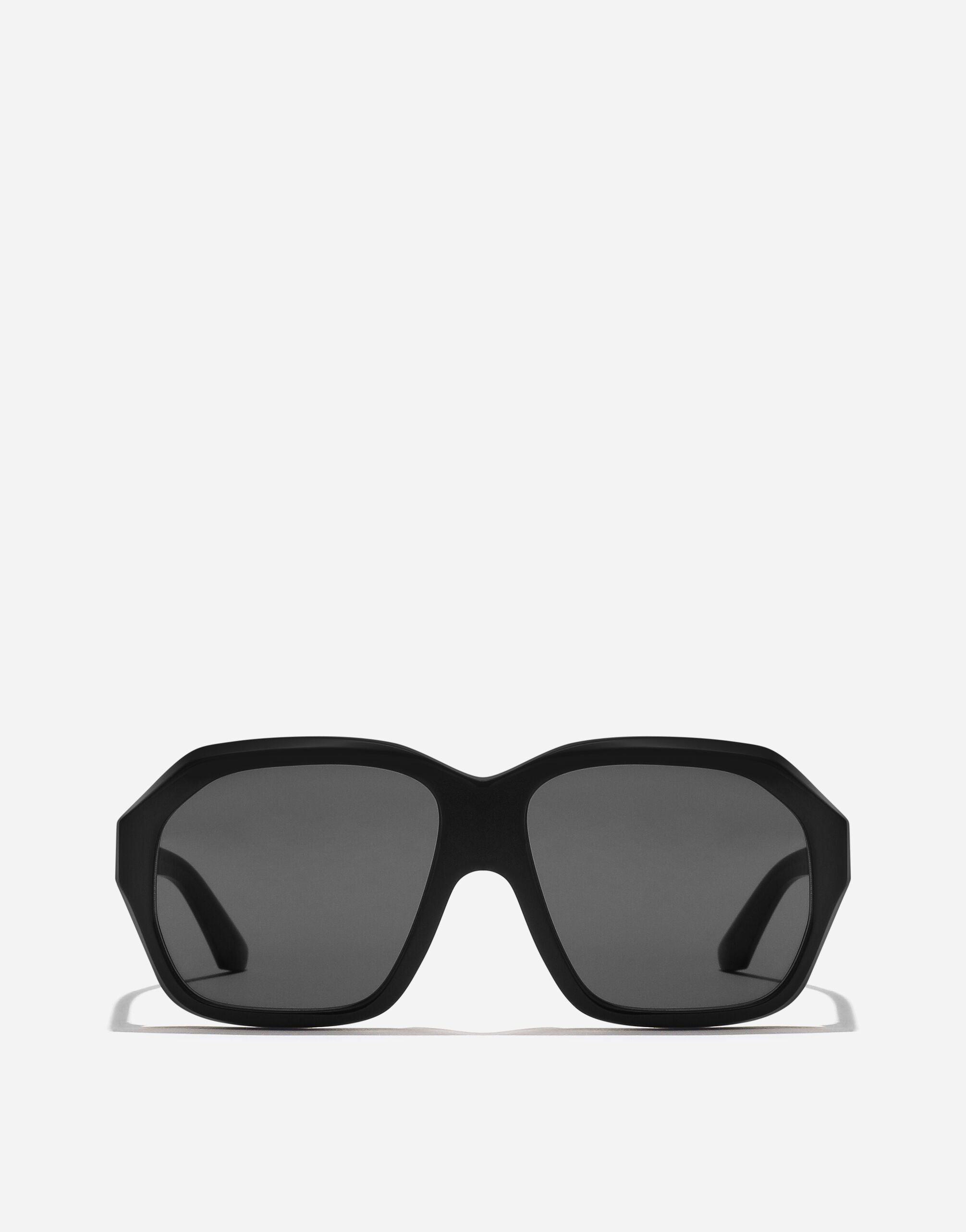 メンズ サングラス：様々なフォルムと色遣い | DG®