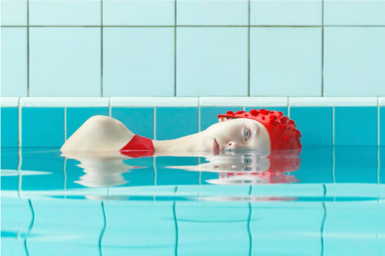 Swimming pools as utopia: the photos of Maria Svarbova - Domus