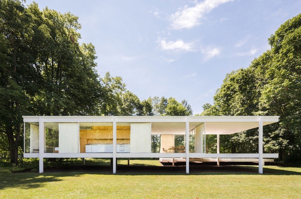Farnsworth House designed by Mies van der Rohe for Edith