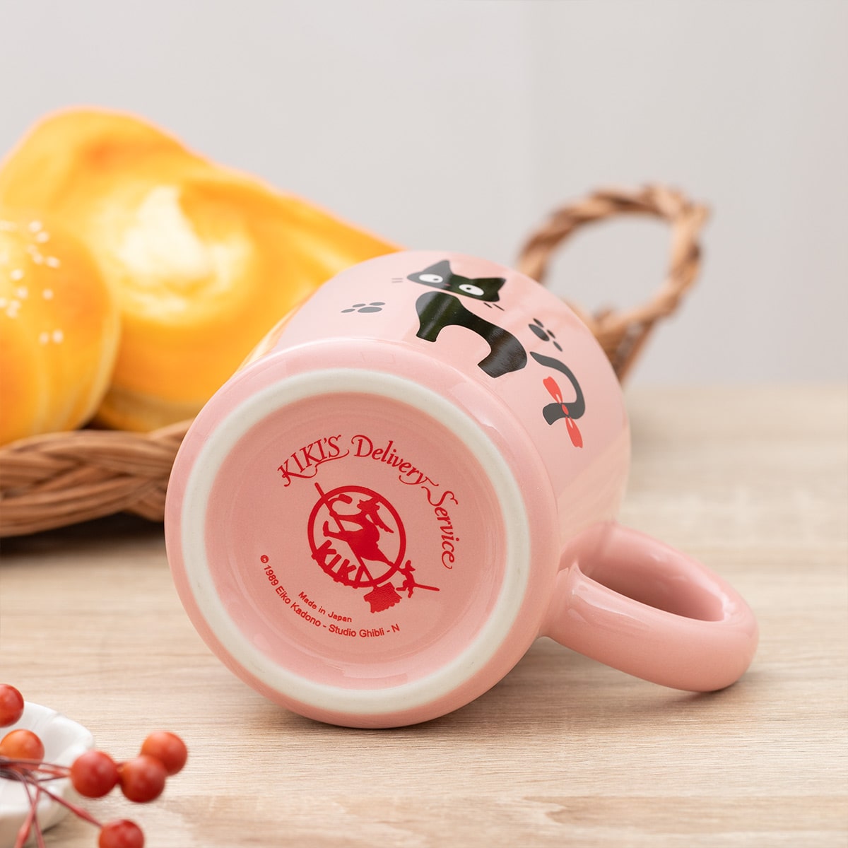 Donguri Closet】魔女の宅急便 ジジのマグカップ ピンク | どんぐり