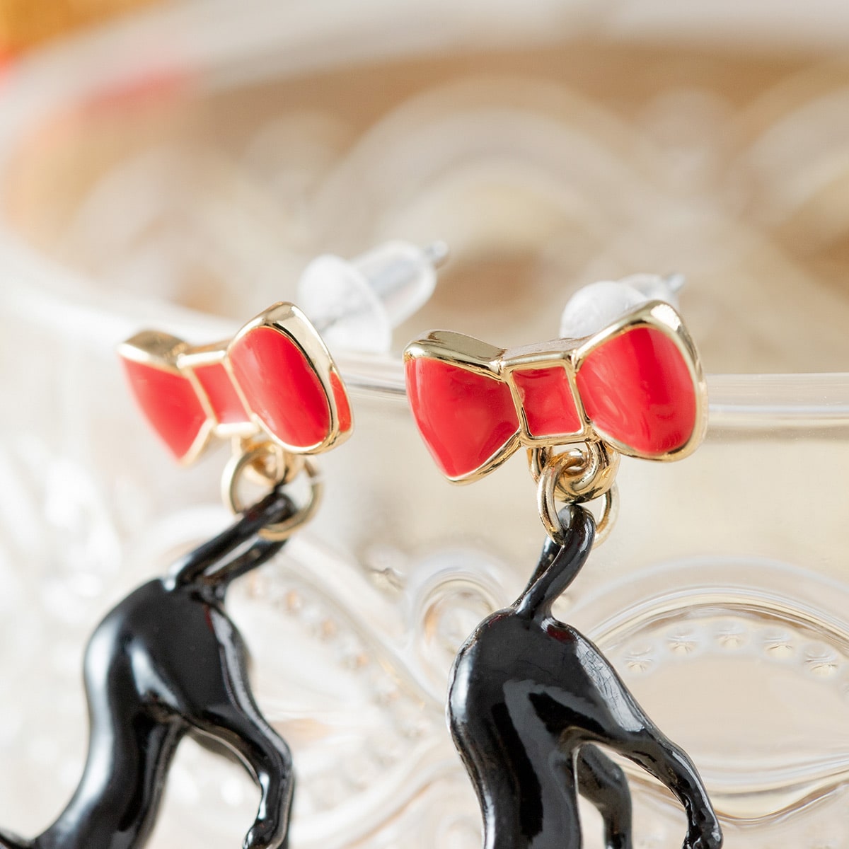 魔女の宅急便 キキへのおくりものシリーズ ホウキゆらゆらジジピアス