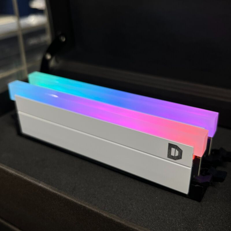 ドスパラセレクト D4D3200-8G2A1-RGB-WH (DDR4 PC4-25600 8GB 2枚組