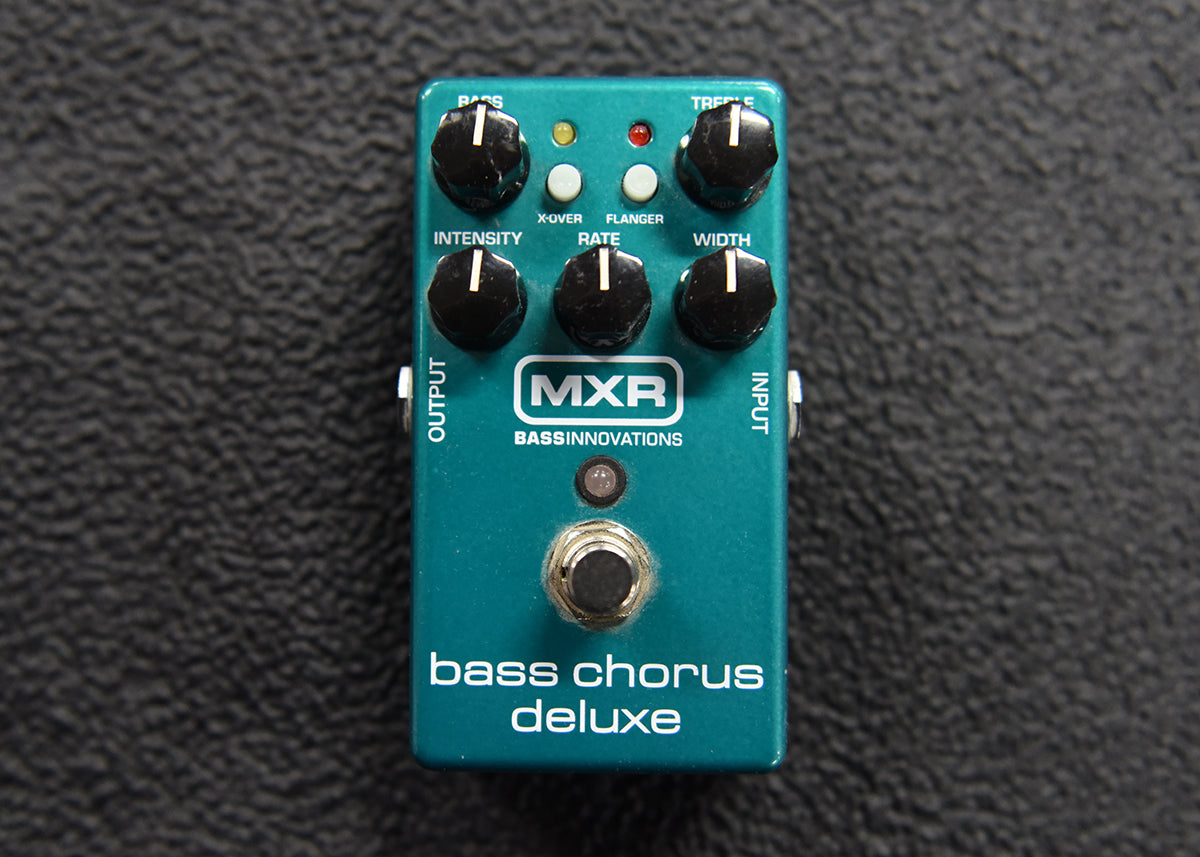 M83 Bass Chorus Deluxe – Dave's Guitar Shop