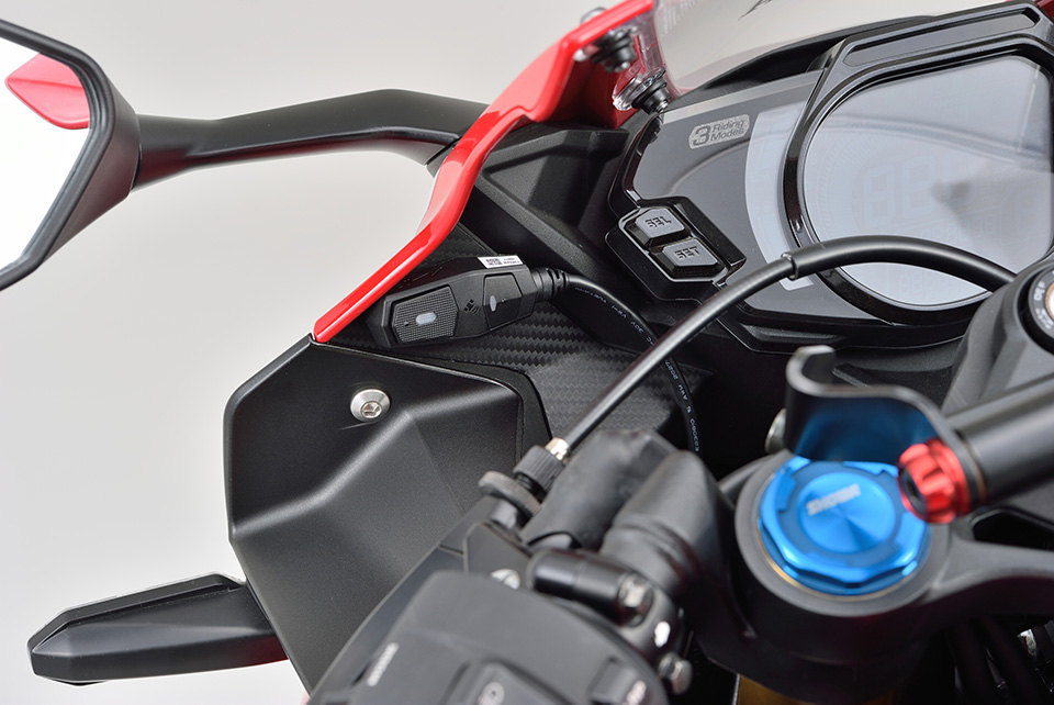 オートバイ専用GPSドライブレコーダー｜MIO M760D