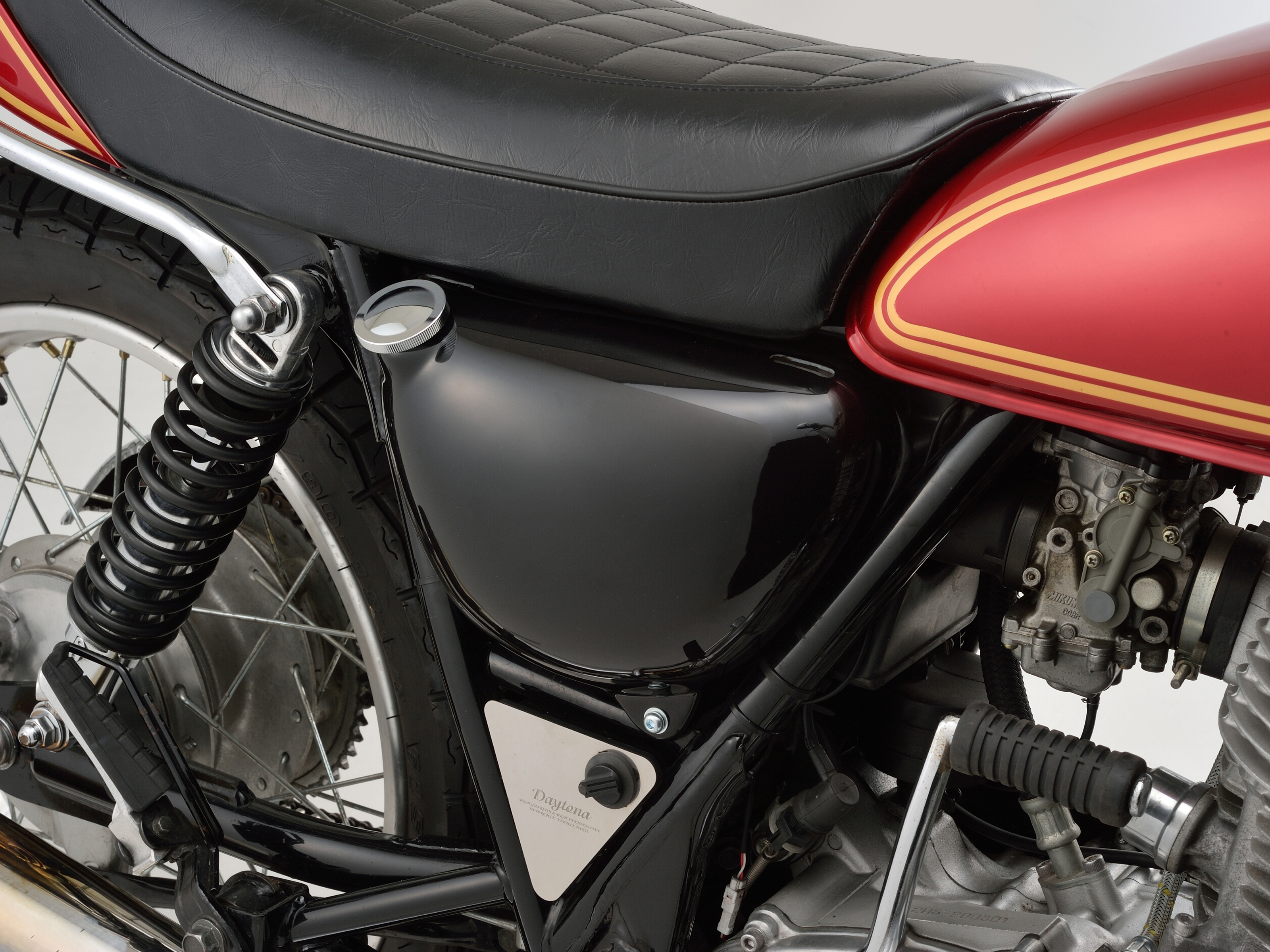 サイドカバー SR400/500（'78～'08）｜株式会社デイトナ