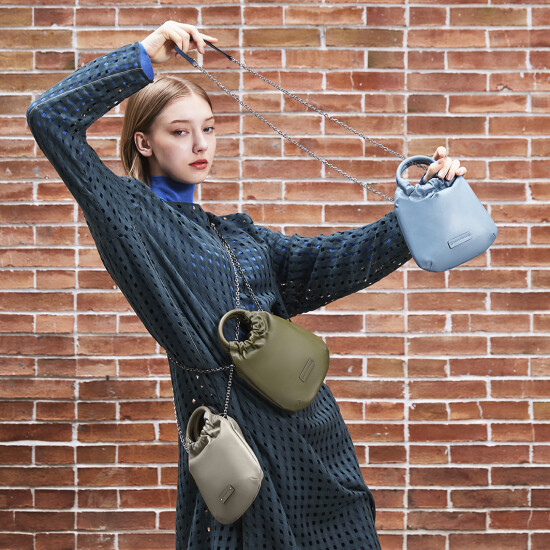 ANTEPRIMA/MISTO〉上質レザーのラウンドバッグ | アンテプリマ