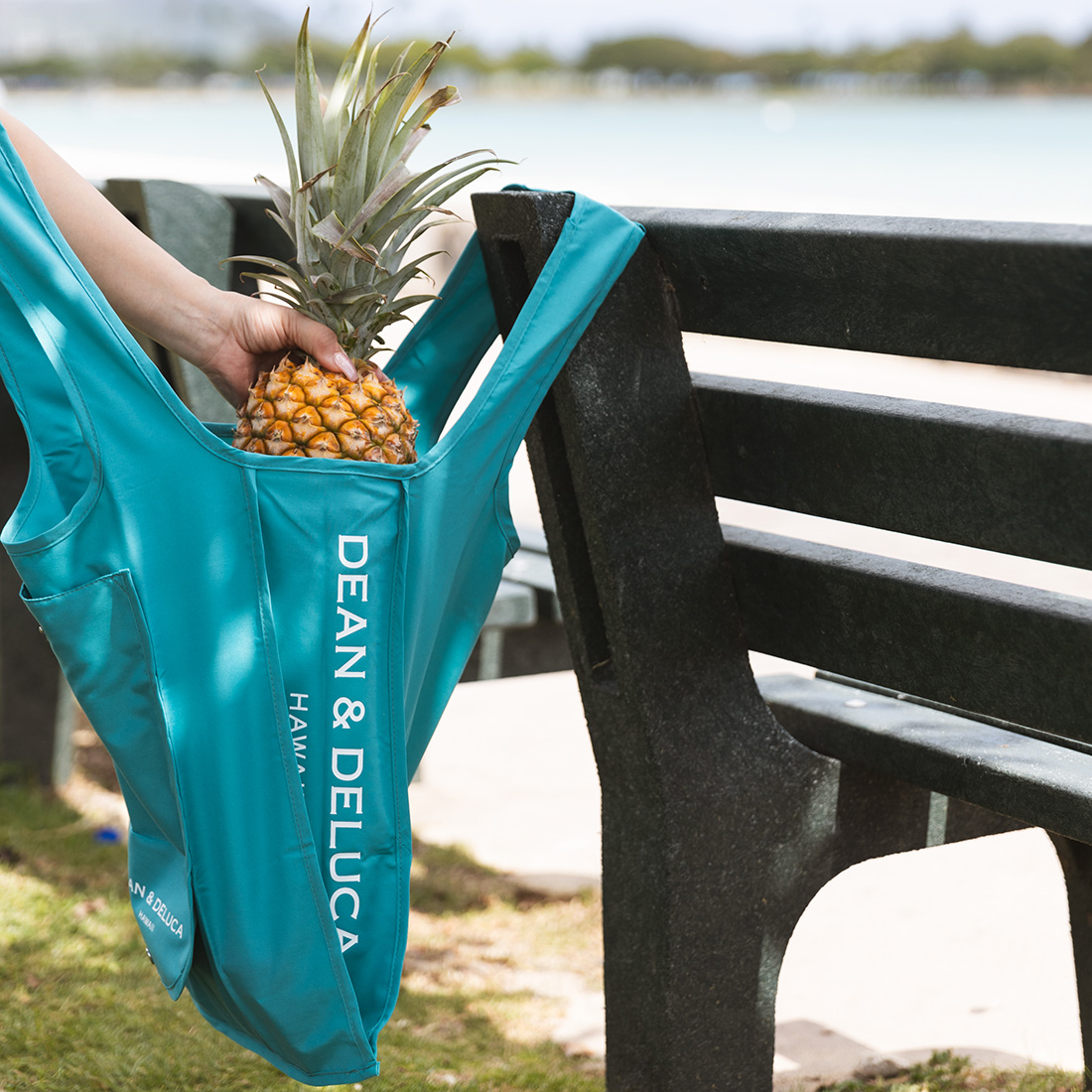 A LIMITED COLOR OF THE YEAR 2024 MINT GREEN - DEAN & DELUCA HAWAII