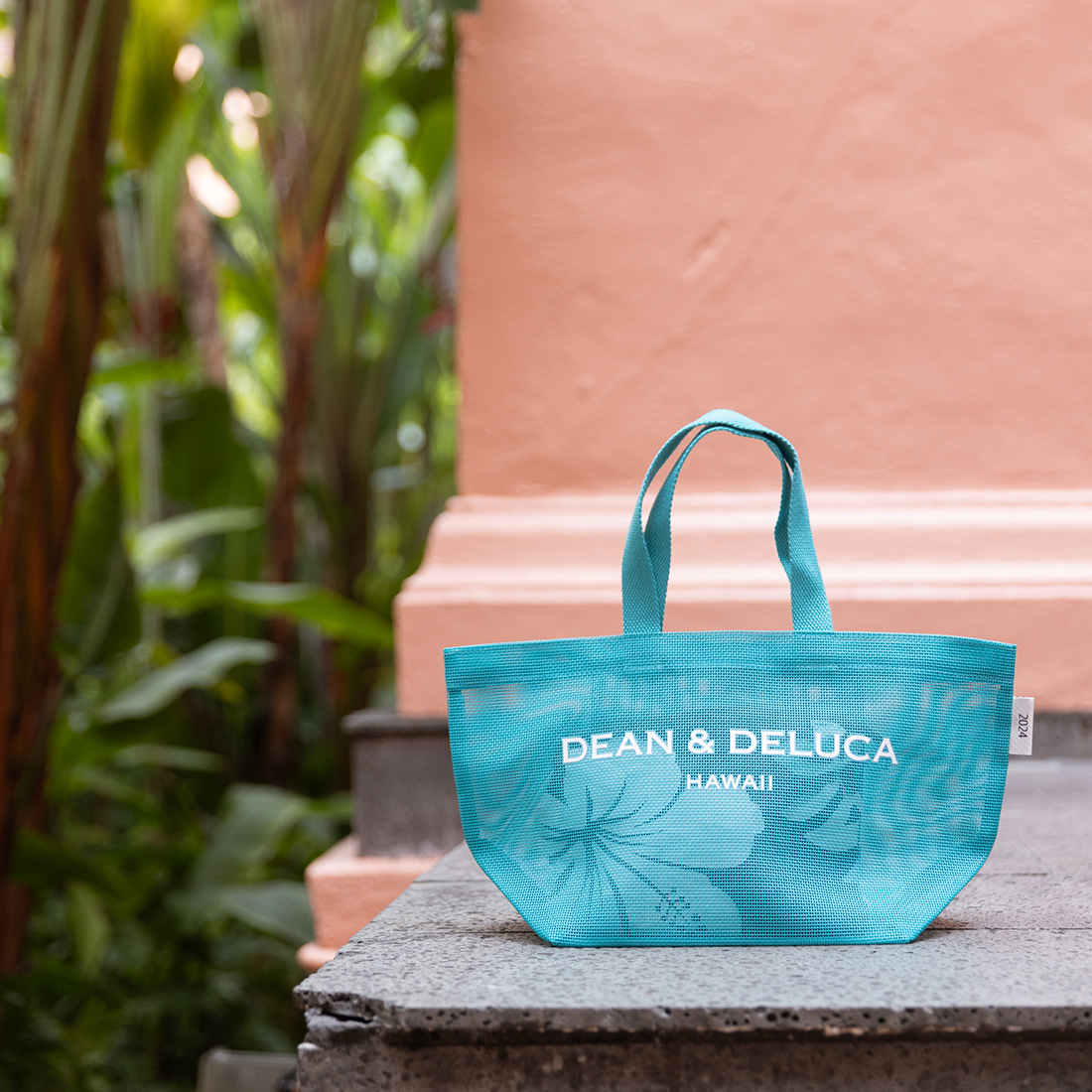 A LIMITED COLOR OF THE YEAR 2024 MINT GREEN - DEAN & DELUCA HAWAII