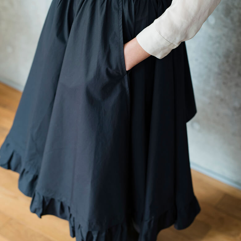 DEAN＆DELUCA×BEAMS COUTURE ギャザーのエプロンドレス ブラック