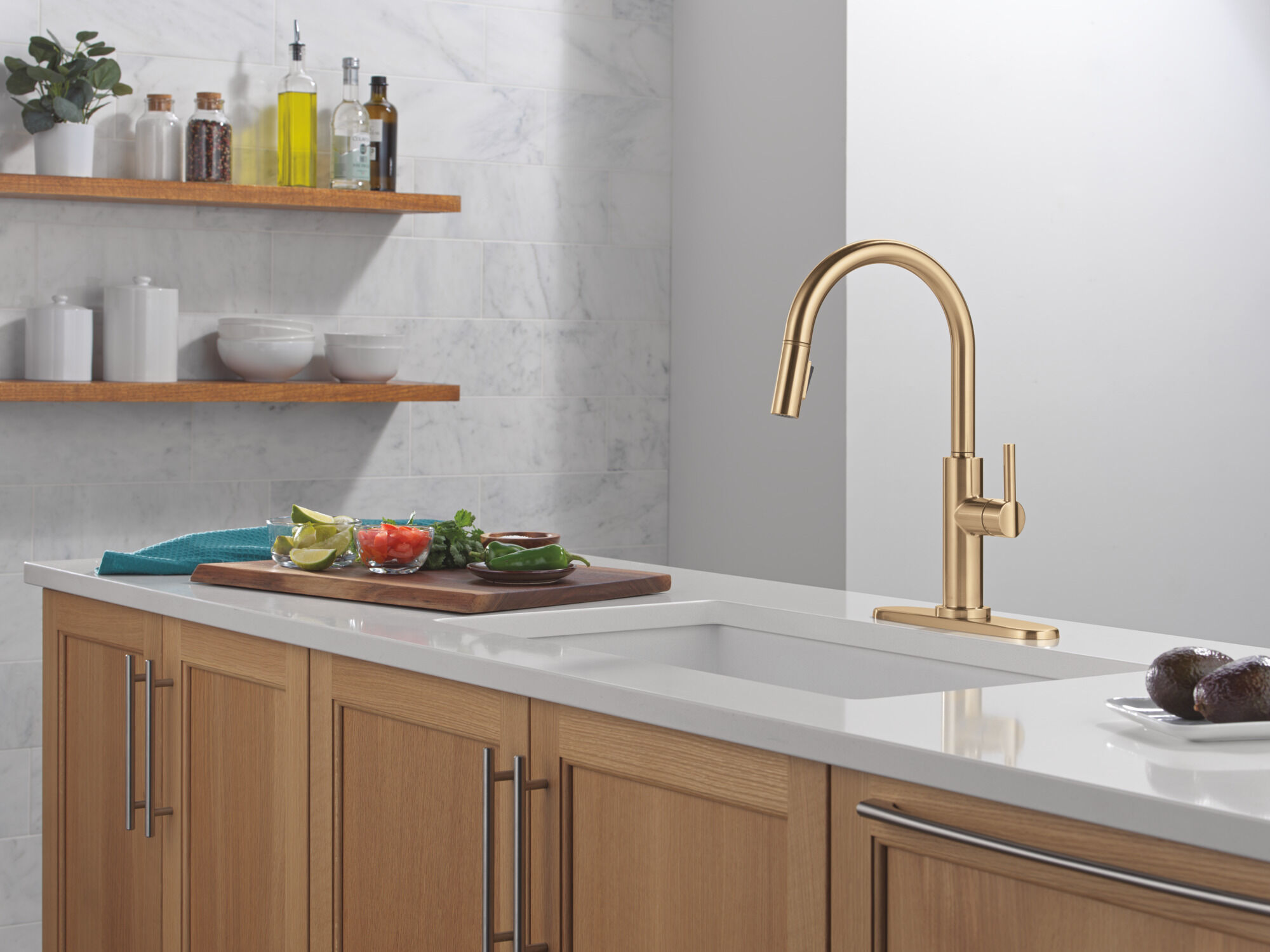 Single Handle Pull-Down Kitchen Faucet in Champagne Bronze 19867LF