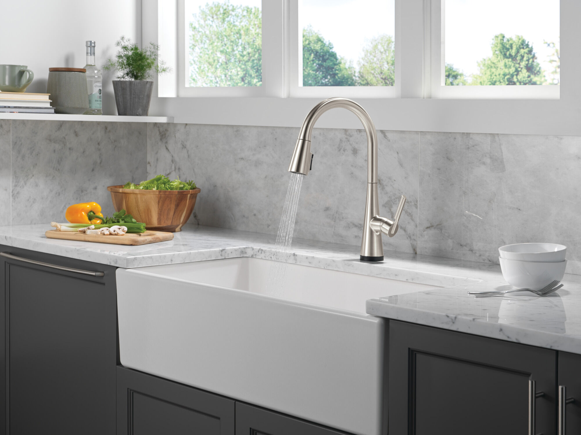 Single Handle Kitchen Pull-Down Faucet with Touch2O® Technology