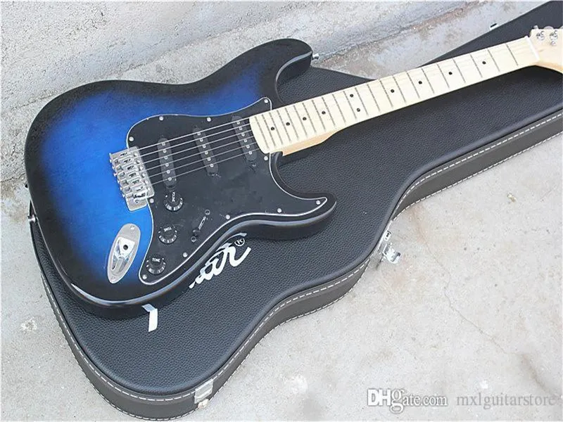 ブラックピックガード、3Sブラックピックアップクロムハードウェア付き