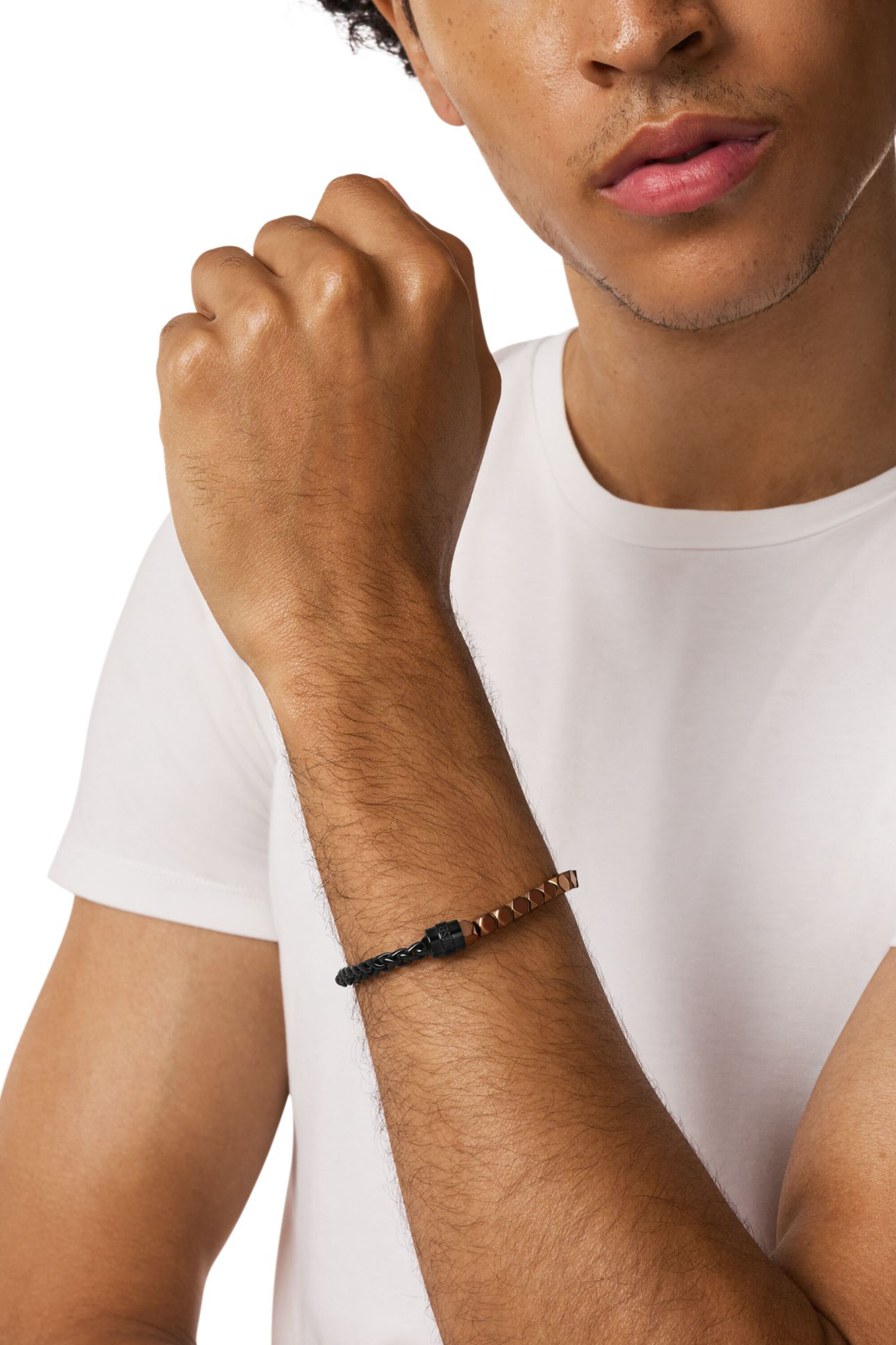 DX1648931 JEWELLERY Stainless steel and hematite beaded bracelet