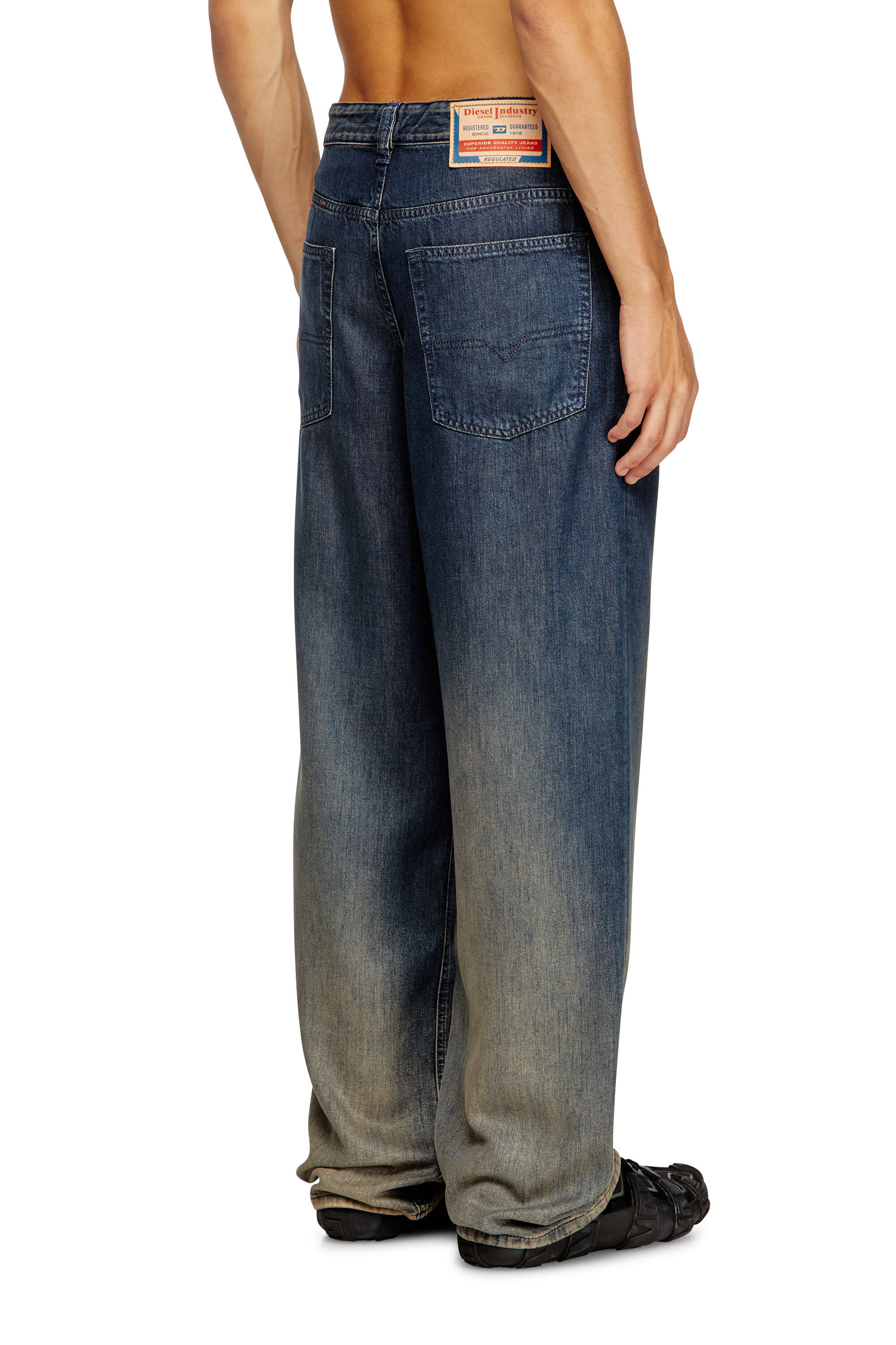 Relaxed Jeans - 2001 D-Macro | ダークブルー | メンズ | DIESEL