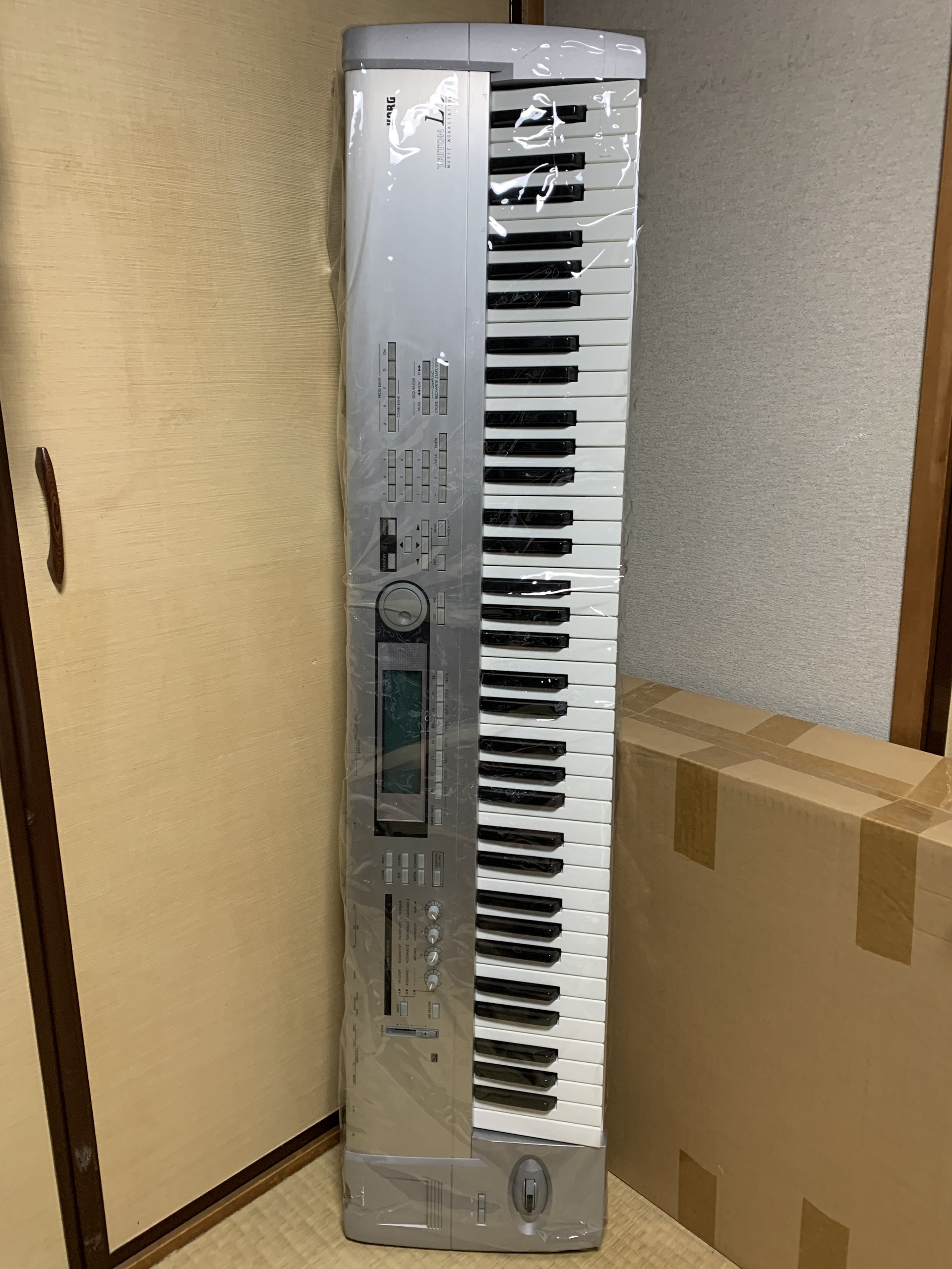 KORG KORG TRITON Le MUSIC WORKSTATION 76 KEY ギアコレ - 【楽器検索