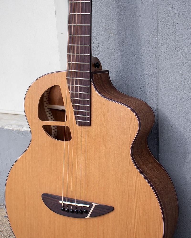 L.Luthier／Le Light S、Le Light ST】軽量・高品質、サラウンド効果が